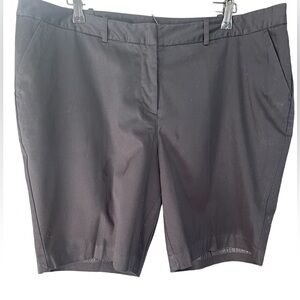 🔥🖤Worthington black women’s shorts size 16. A closet staple!